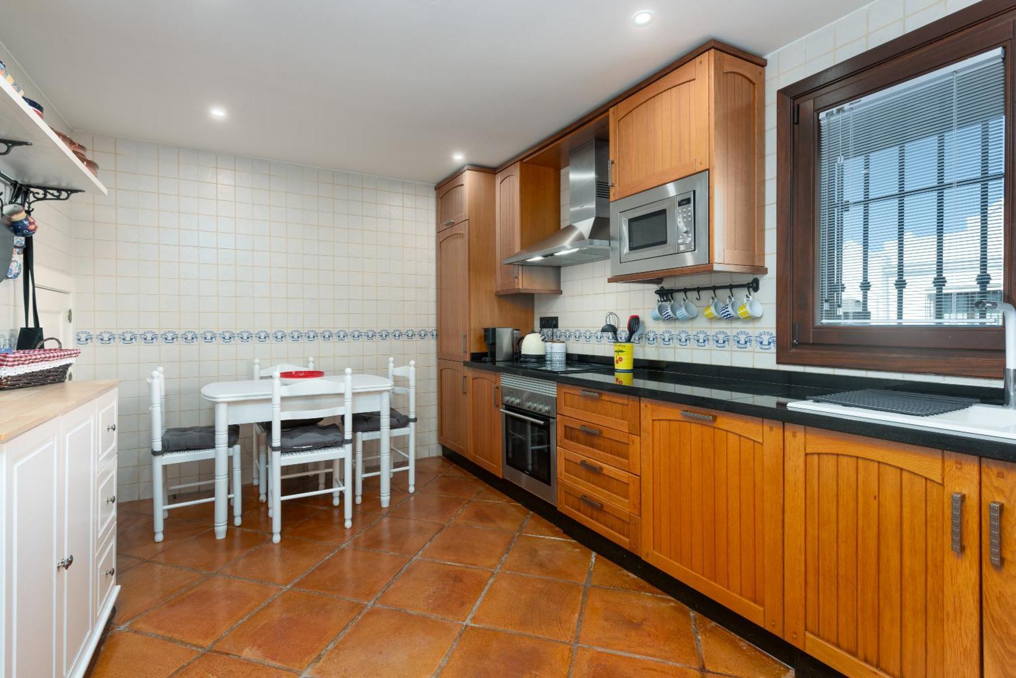 Stylish 3 Bed House 2 Bathrooms, With Patio, Roof Terrace And Communal Pool 5 Minutes Away From The Beautiful Spanish White Village Of Casares Pueblo And Only 20 Mins From The Sea Buitenkant foto