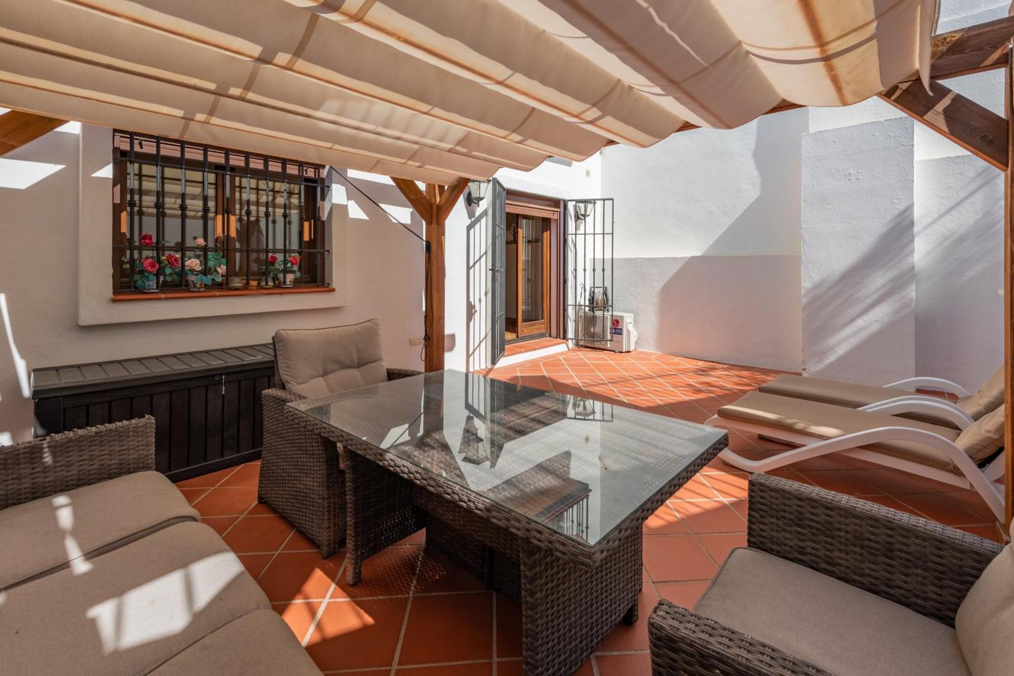 Stylish 3 Bed House 2 Bathrooms, With Patio, Roof Terrace And Communal Pool 5 Minutes Away From The Beautiful Spanish White Village Of Casares Pueblo And Only 20 Mins From The Sea Buitenkant foto