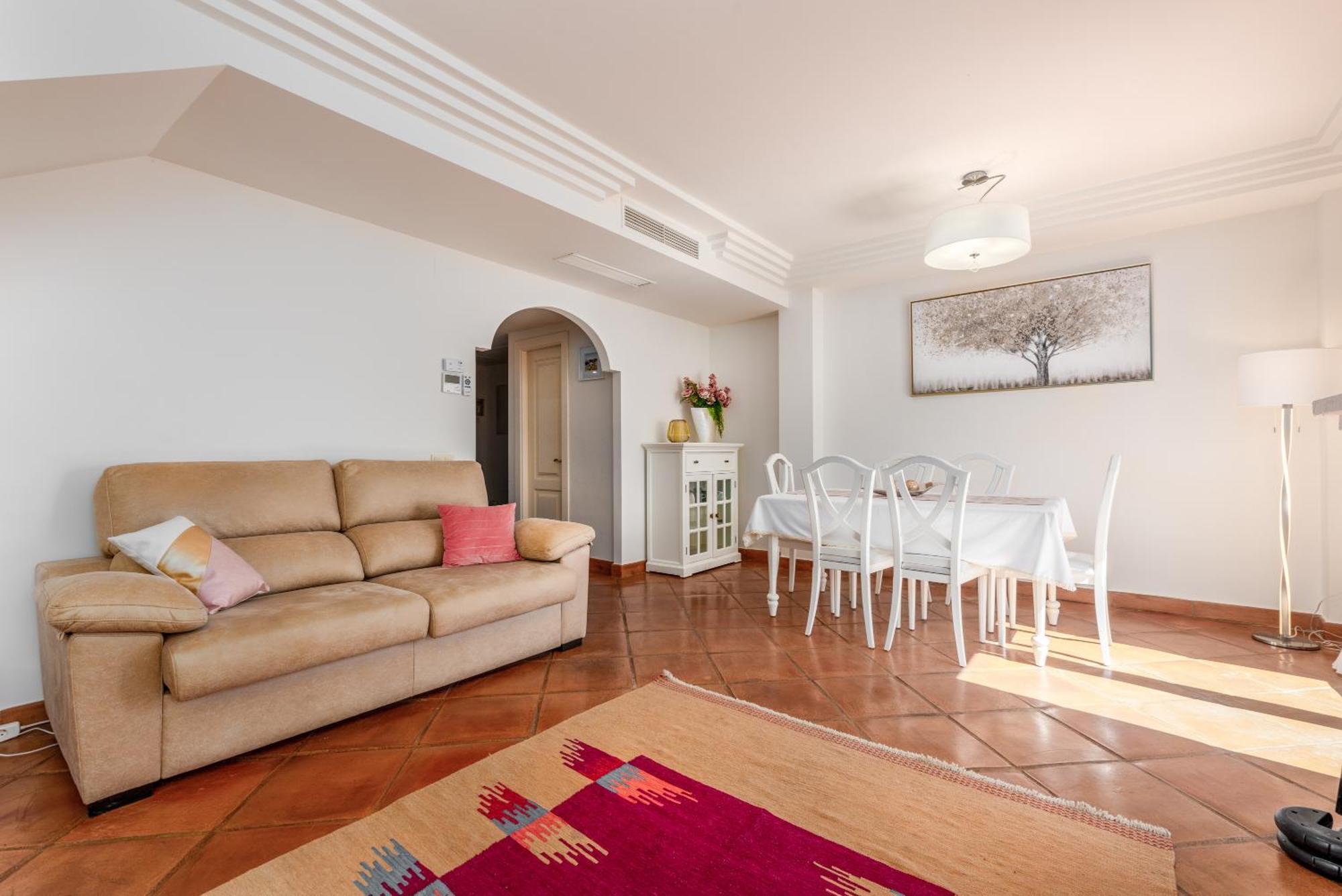 Stylish 3 Bed House 2 Bathrooms, With Patio, Roof Terrace And Communal Pool 5 Minutes Away From The Beautiful Spanish White Village Of Casares Pueblo And Only 20 Mins From The Sea Buitenkant foto